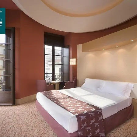 Una Hotels Napoli 4*
