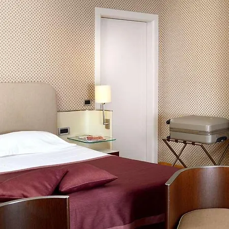 Palazzo Esedra Hotel 4*