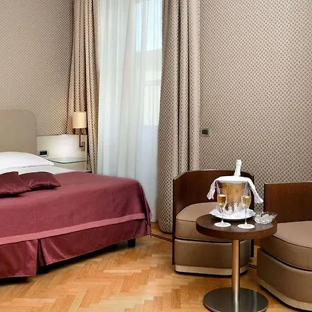 Palazzo Esedra Hotel