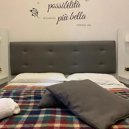 Alessandro Poerio Hotel Napels