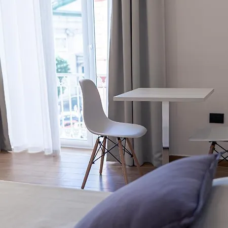 Residenza San Lorenzo * Naples