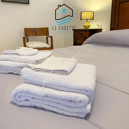 Le Casette Di Piazza Borsa * Nápoles