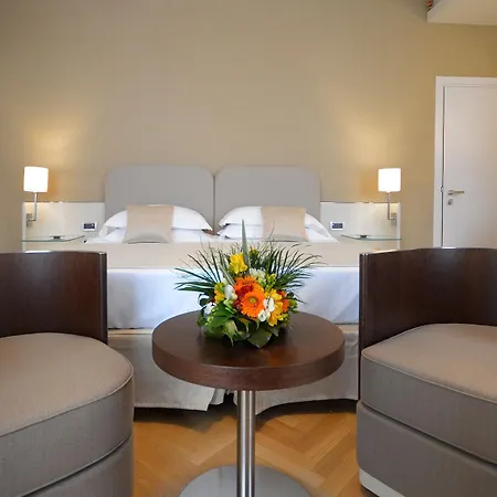 Hotel Palazzo Esedra Naples