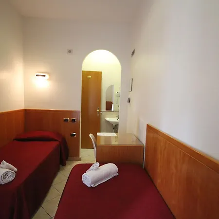 Hotel Zara 2*