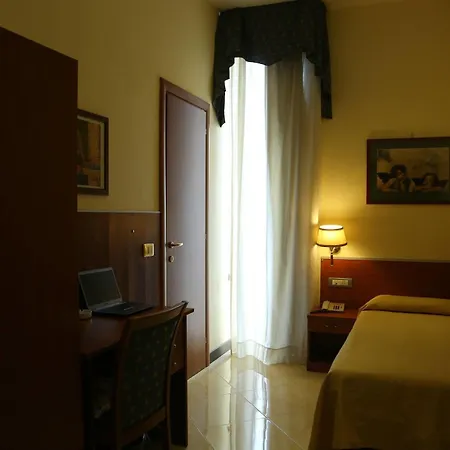 Nettuno * Nápoles