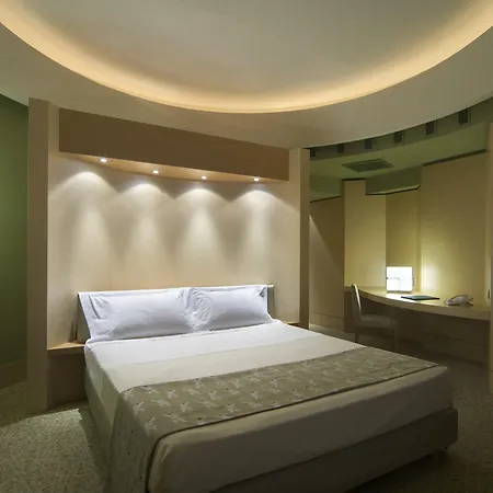Una Hotels Napoli 4*
