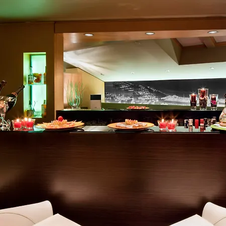 Hotel Una Hotels Napoli 4*