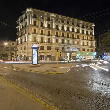 Una Hotels Napoli Hotel
