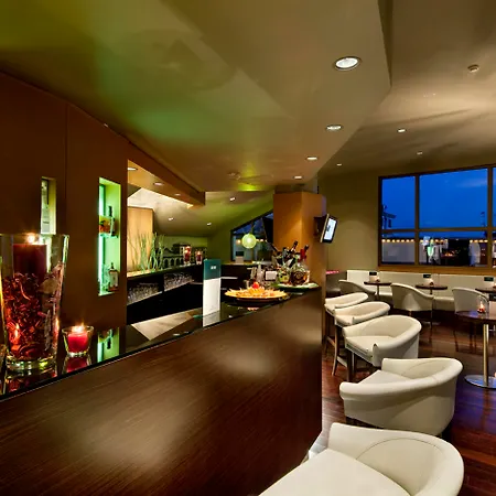 Una Hotels Napoli 4*