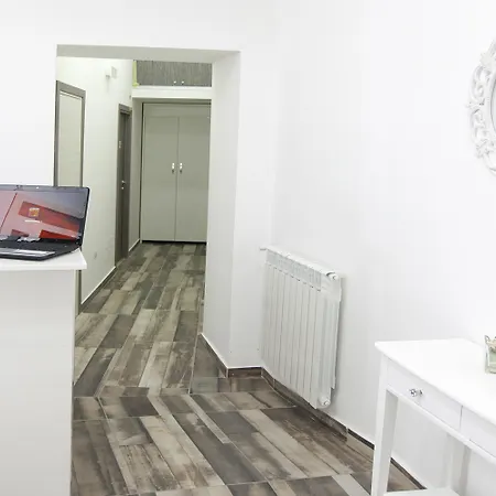 Bed and Breakfast Garibaldi Square 2*