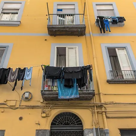 Spaccanapoli - Fully Equipped Studio Apartment *