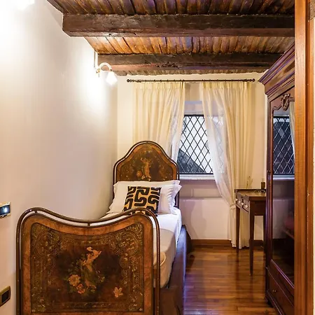 Pulcra Domus Apartment *