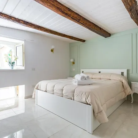 Umberto's Nest At Toledo Apartment