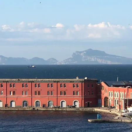 Marina Sky 8 * Napoli