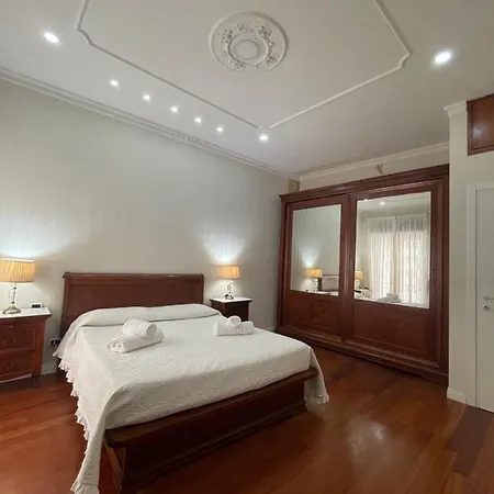 Apartament House Mari Neapol