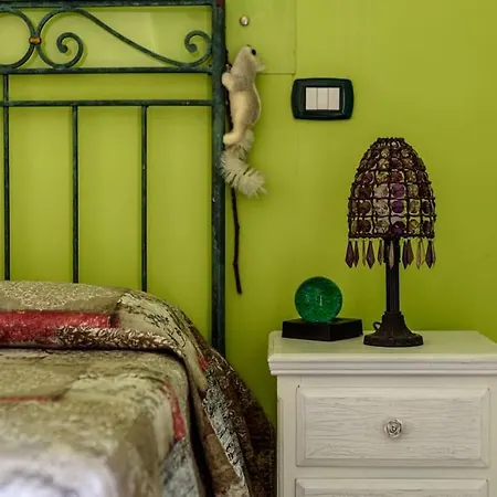 Central Green With Garden View * Неаполь