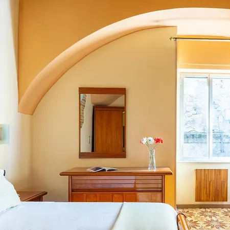 Amphitheater By Wonderful Italy Apartment Naples