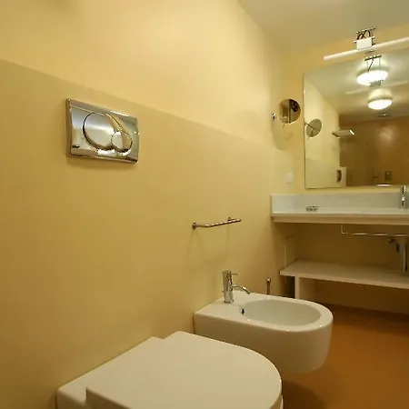 Pretaloger Verdi 18 Hotel apartamentowy Neapol