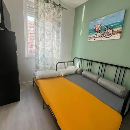 A Quattro Passi Dalla Stazione Apartment Neapel