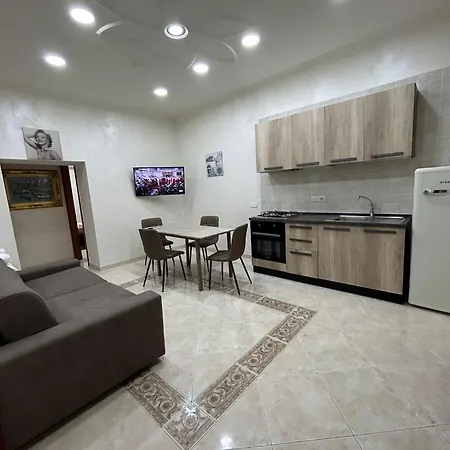 Dora House Valentino *