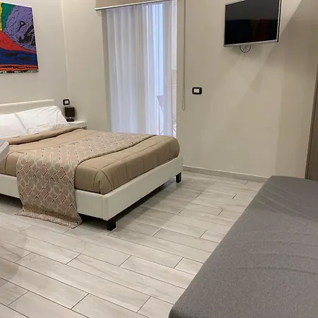 Residenza Suarez * Naples