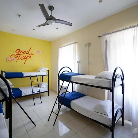 Hostal Mochileros Nápoles