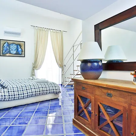 My House Carlo Iii Square