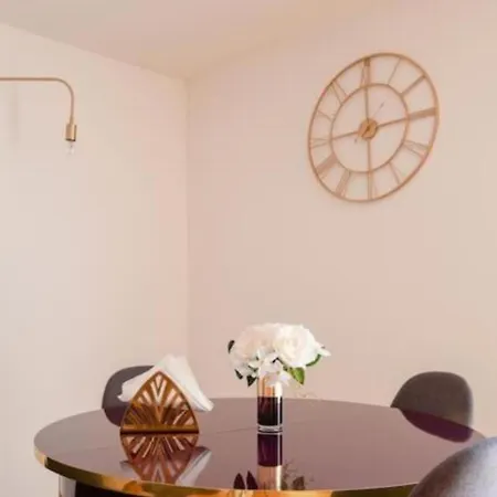 Scio' Apartment *