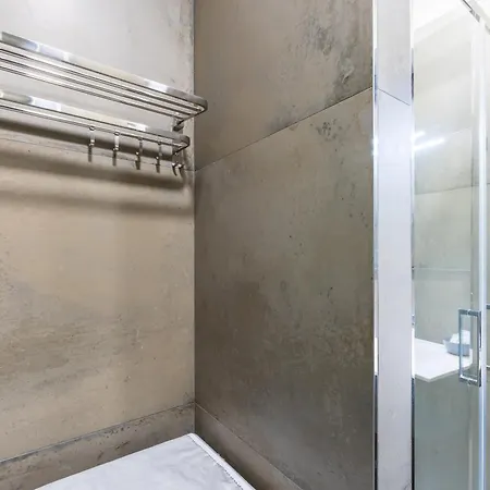 Fresh And Trendy Flat At Vomero Appartamento Napoli