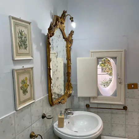 Exclusive Apt With Terrace In Aristocratic Xvi Century Palace In Historic Center * Naples