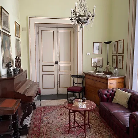 Apartment Exclusive Apt With Terrace In Aristocratic Xvi Century Palace In Historic Center *