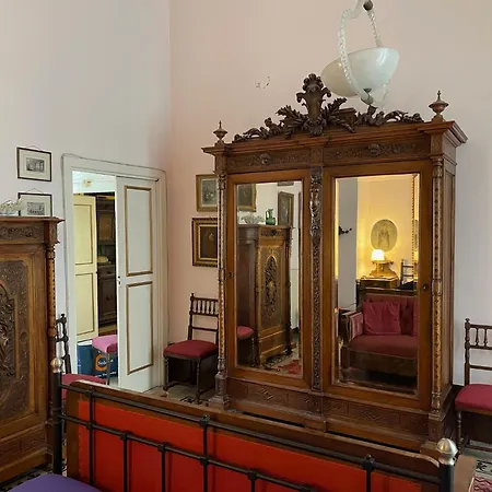 Exclusive Apt With Terrace In Aristocratic Xvi Century Palace In Historic Center *