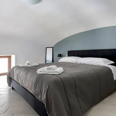Hub Station Apartment Naples