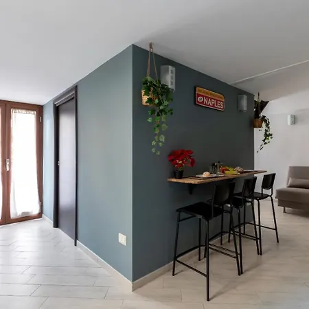 Apartment Hub Station *