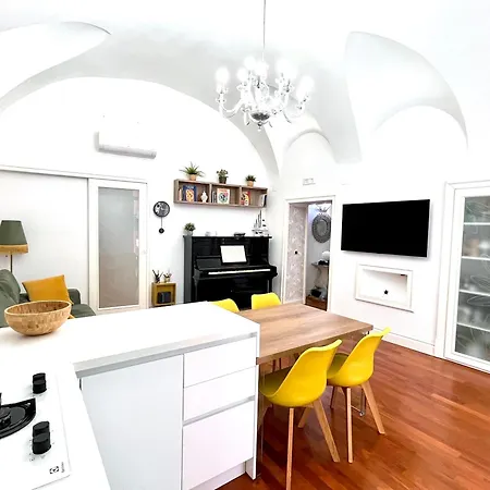 In Musica Apartment Naples