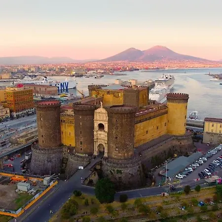 In Musica * Naples