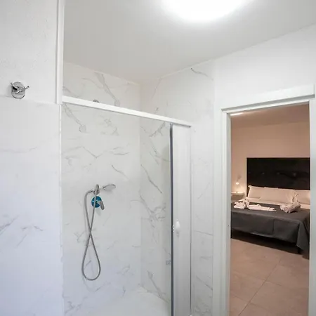 Small Luxury Bed & Breakfast *