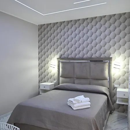 Bebsantaniellohouse1 Naples