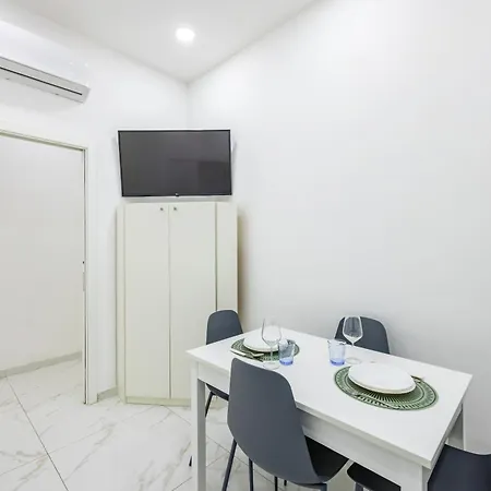 Marcellino Comfort House By Napoliapartments