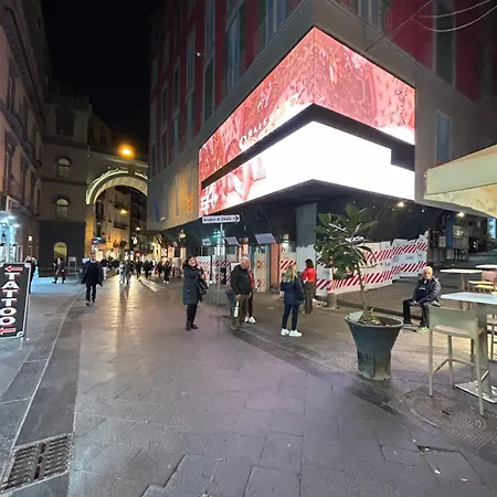 Anni Chiaia Naples