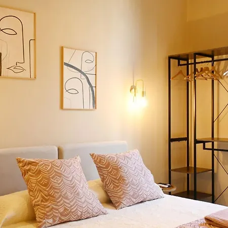 Ta-49 Bed E Breakfast Nápoles