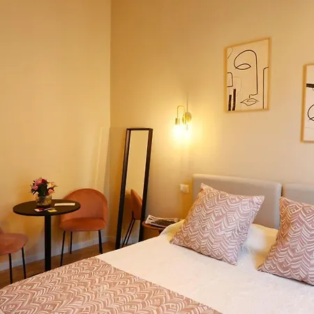 Ta-49 Bed E Breakfast * Nápoles