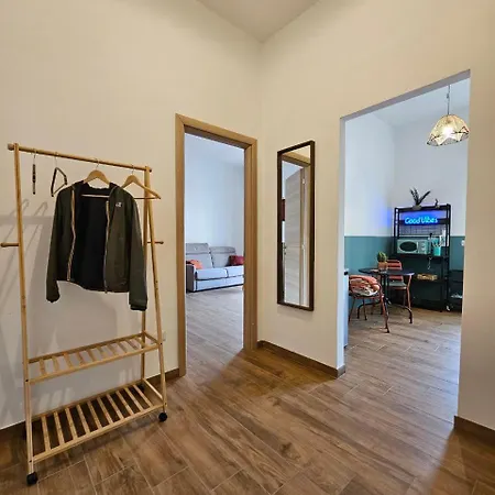 Apartment Di Niso Neapel