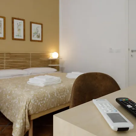 Bed & Breakfast Frankie Sweet *