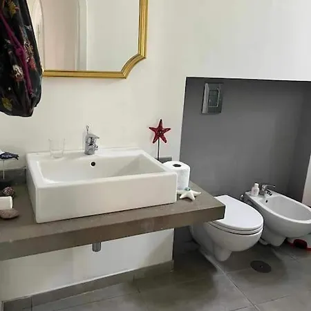 A Due Passi Da Tutto Apartment *
