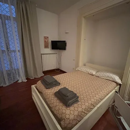 Anni Chiaia Apartment