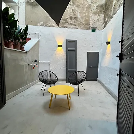 Concrete Museo Apartment