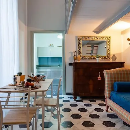 A Lovely Modern Nest In The Center Of Apartment Naples