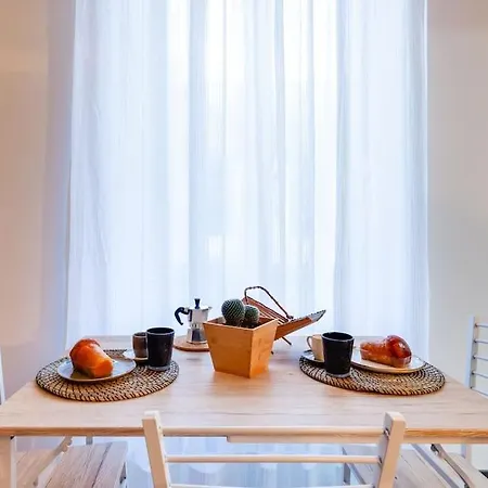 A Lovely Modern Nest In The Center Of