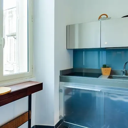 A Lovely Modern Nest In The Center Of *